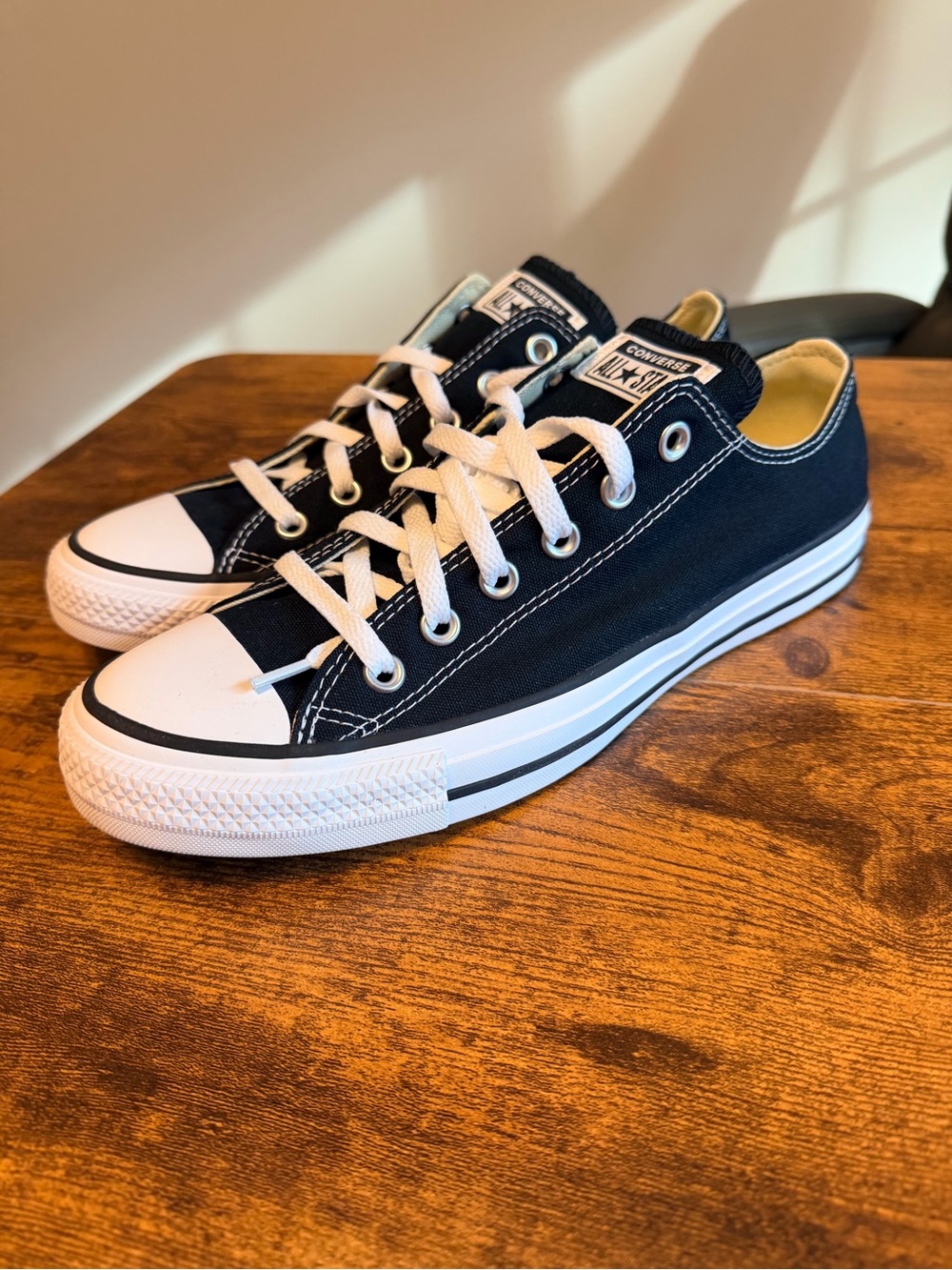 Converse Chuck Taylor All Star Low Top Sneakers - Black/White 8M/10W